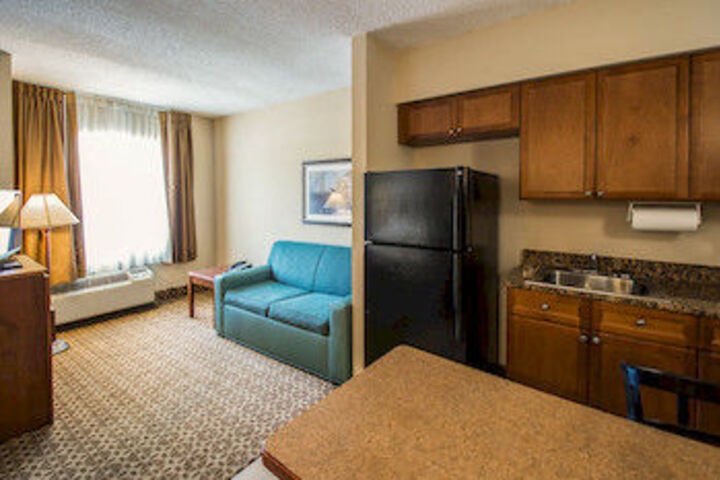 MainStay Suites