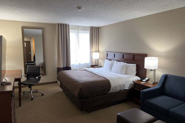 Wingate by Wyndham Utica