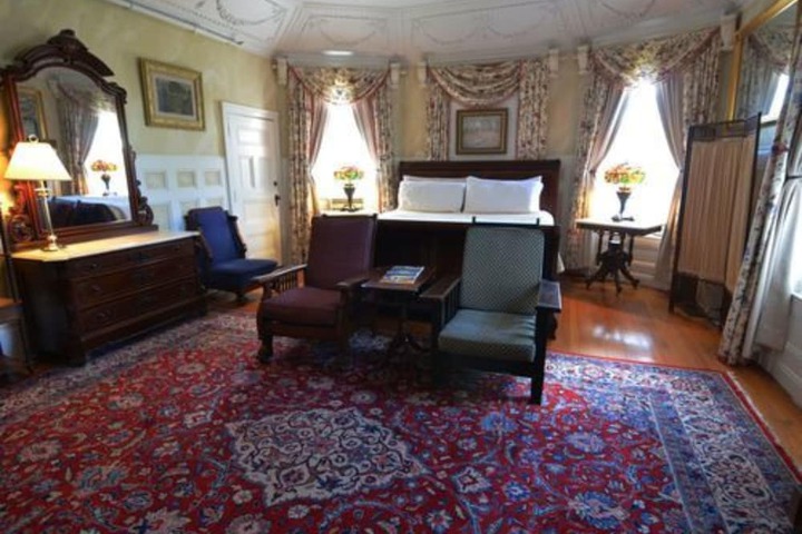 Room 98 of 130
