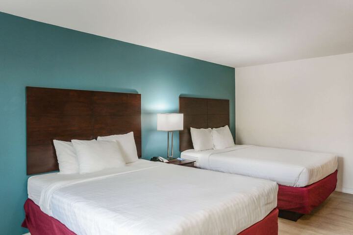 Room 14 of 32