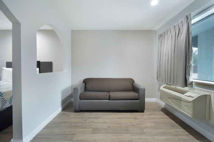 Room 15 of 28
