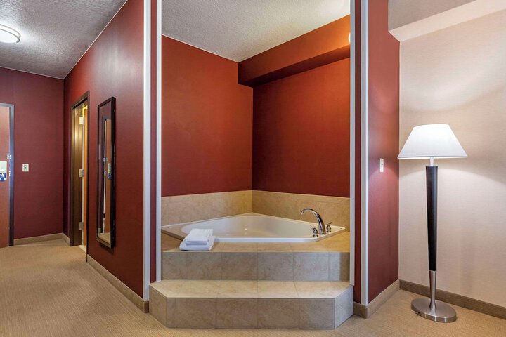 Room 30 of 43