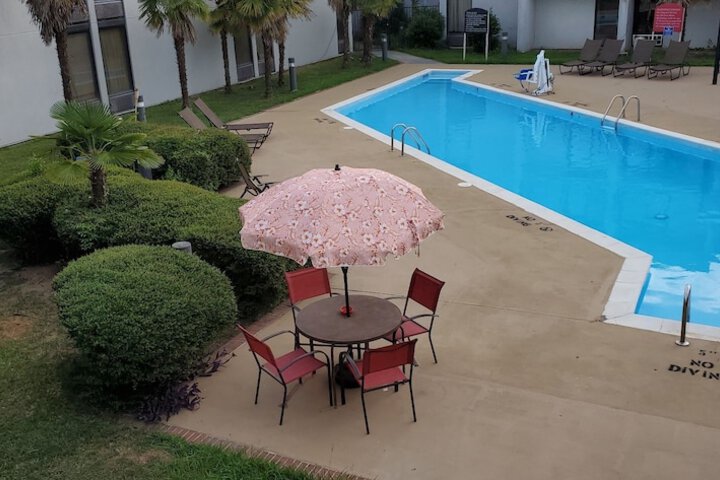Pool 6 of 34