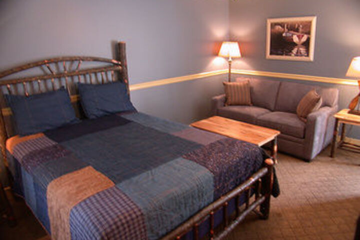 Mountaintop Lodge at Lake Naomi