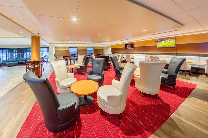 Lounge 64 of 81