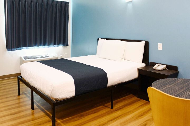 Room 26 of 29