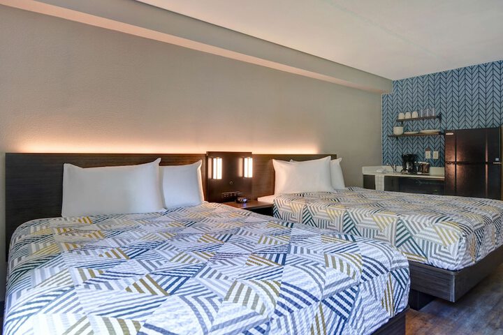 Room 18 of 28