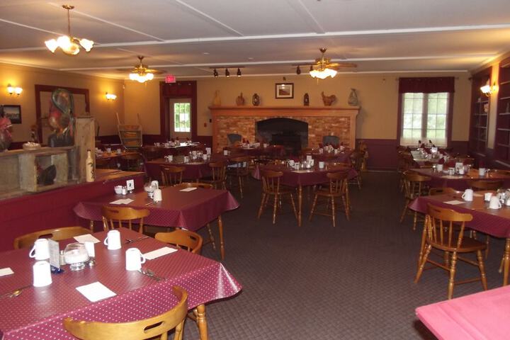 Dining 85 of 116