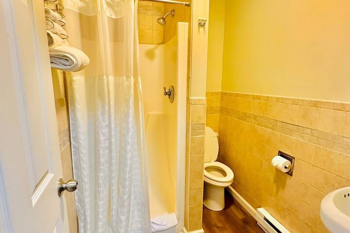 Room 32 of 40