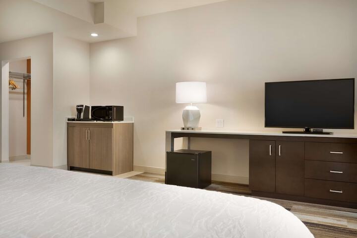 Room 26 of 37