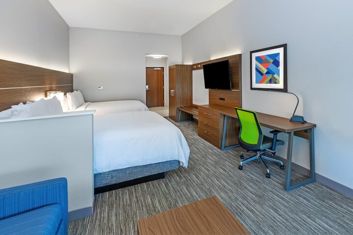 Room 32 of 47