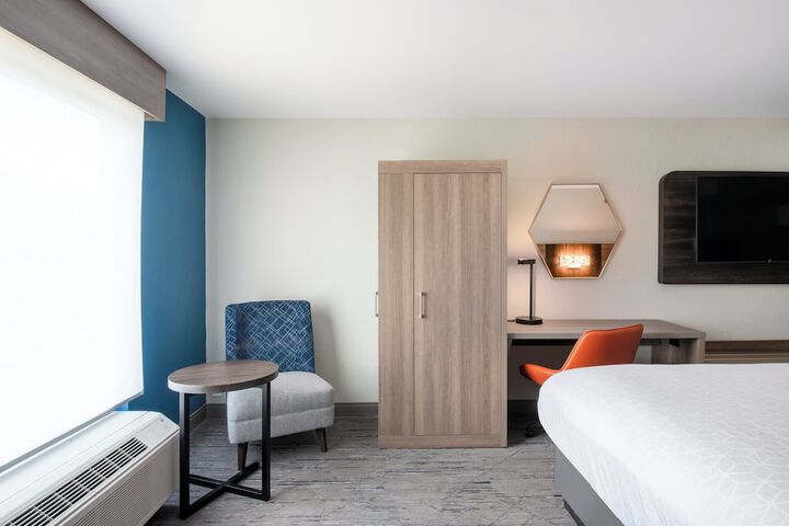 Room 22 of 48