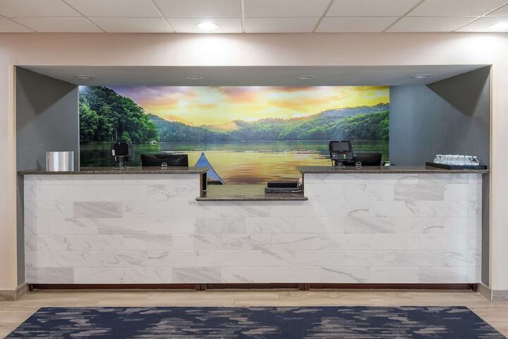 Hotel Interior 7 of 33