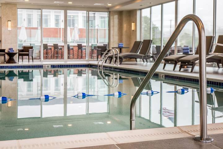Wyndham Newport Hotel