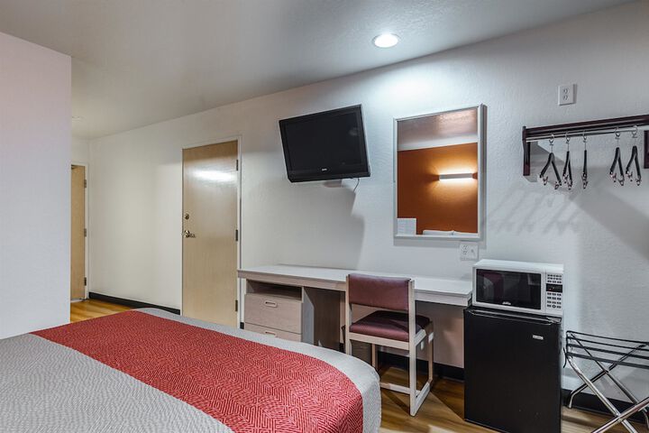 Room 15 of 29