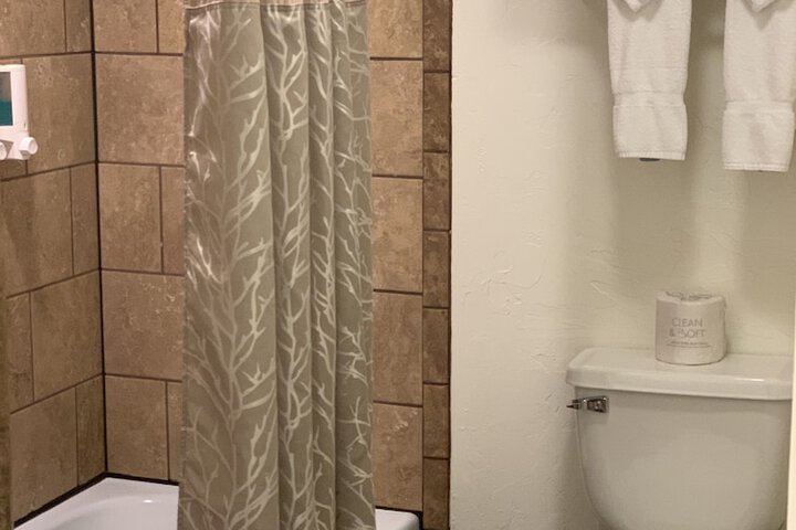 Room 6 of 35