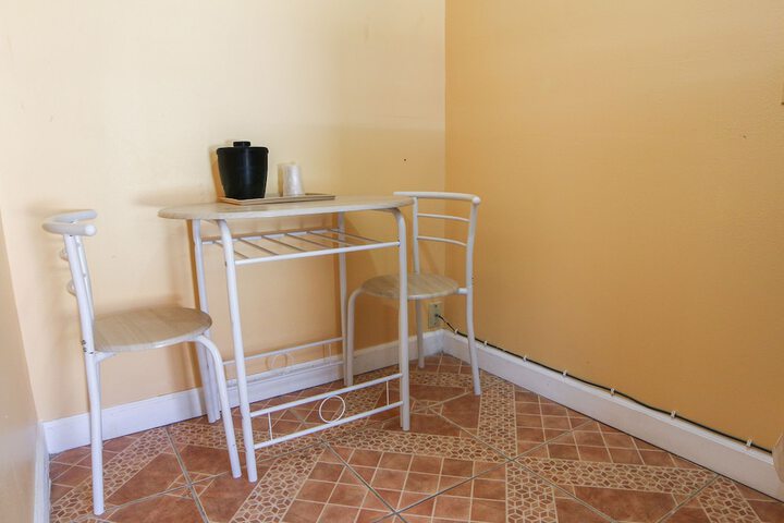 Room 16 of 40