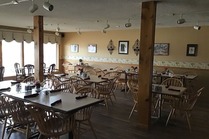 Dining 9 of 9