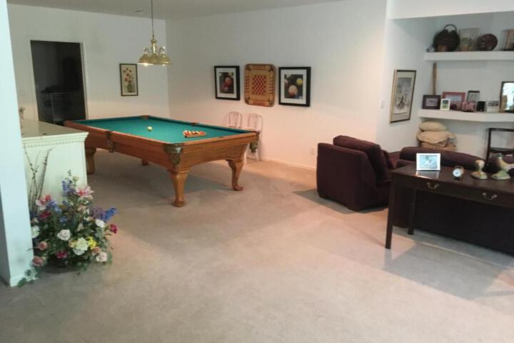 Beautiful Parkside Suite