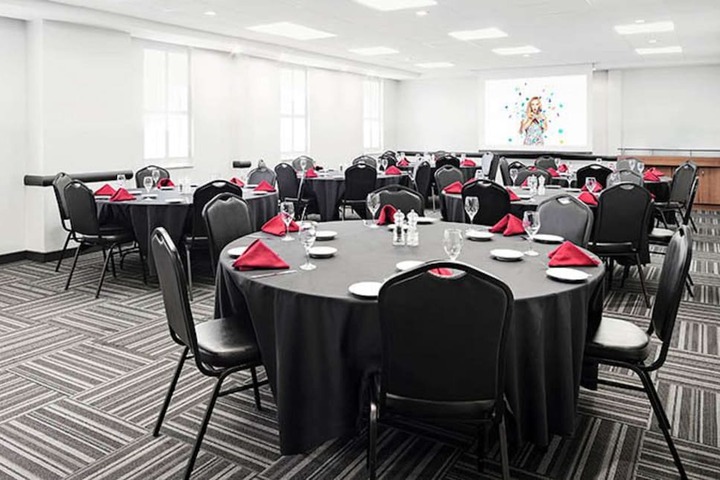 DoubleTree by Hilton Ottawa Downtown