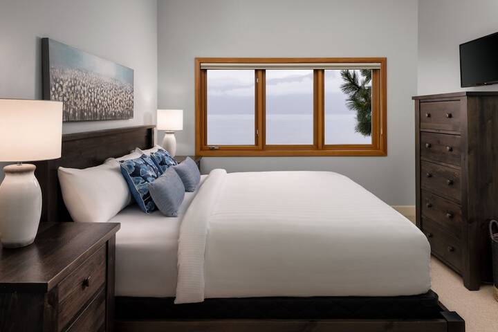 Room 40 of 65