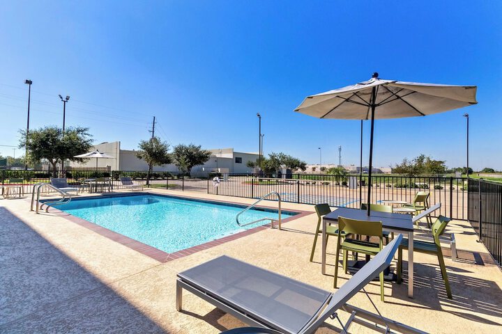 Spark by Hilton Pearland