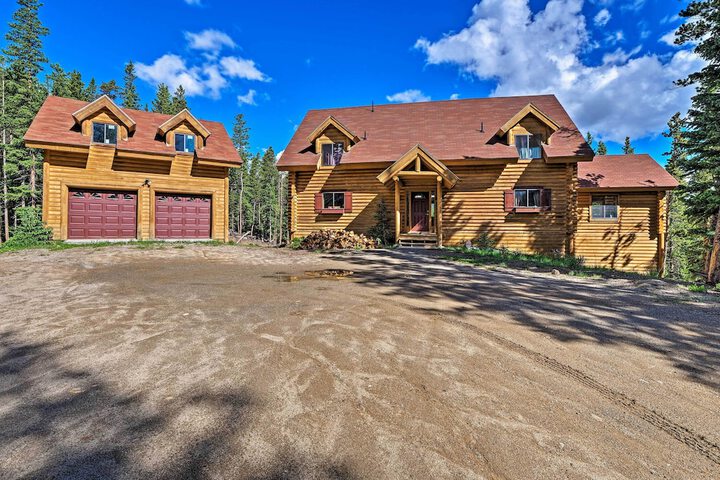 Expansive Alma Cabin w / Hot Tub & Mountain Views!
