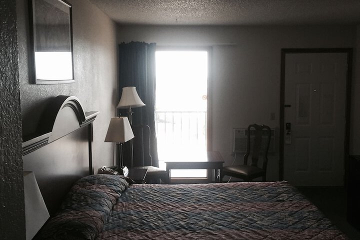 Room 7 of 8