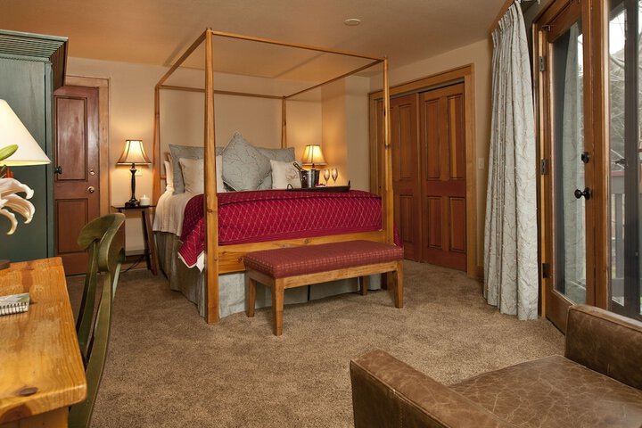 Room 13 of 25