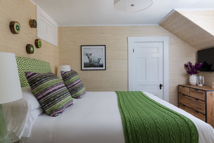 Room 16 of 60
