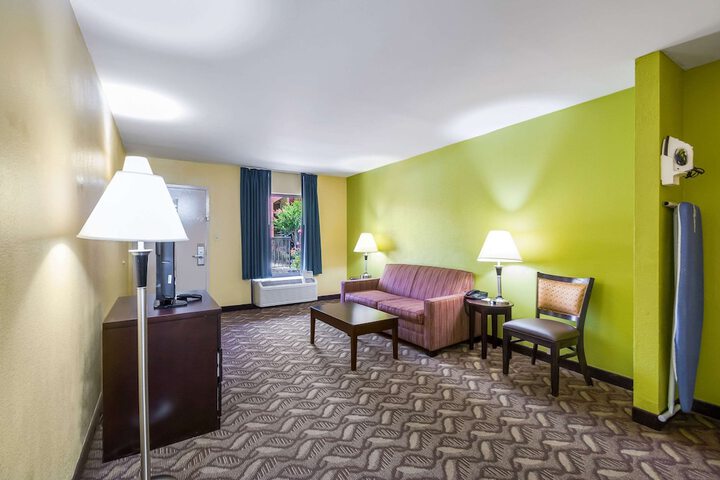 Room 29 of 58