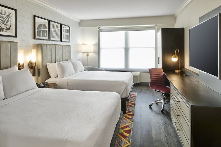 Room 10 of 43