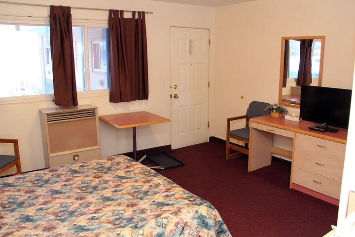 Room 15 of 28