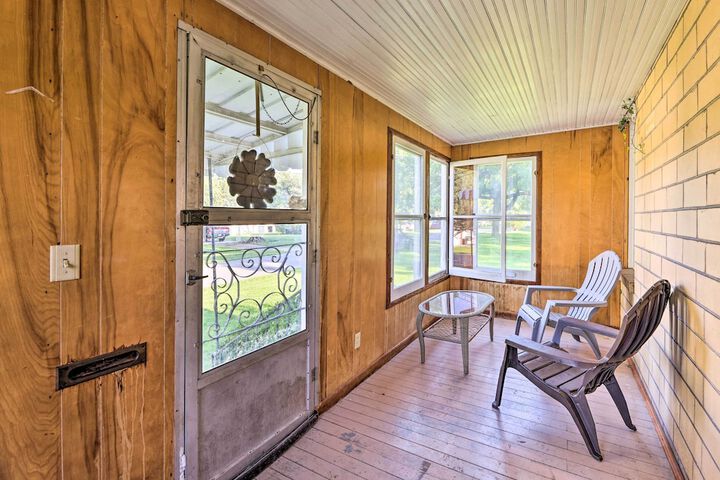 Family-friendly Marlinton Home: Walk Downtown!