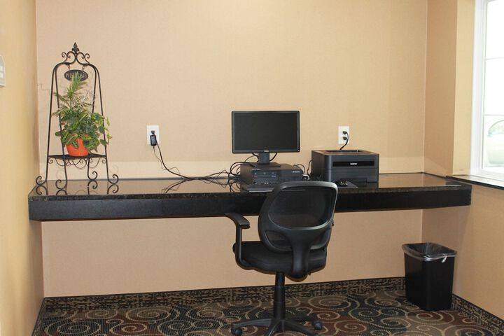 Business Center 33 of 34