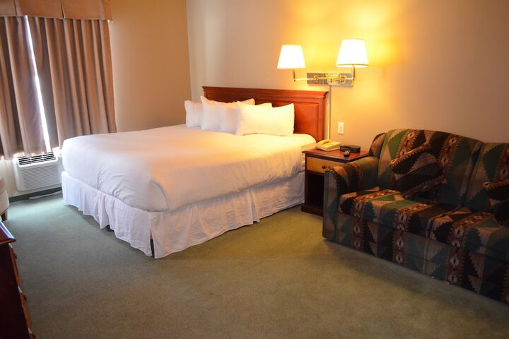 Waterton Lakes Lodge Resort