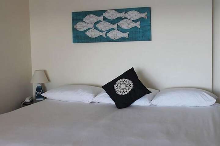 Room 10 of 37