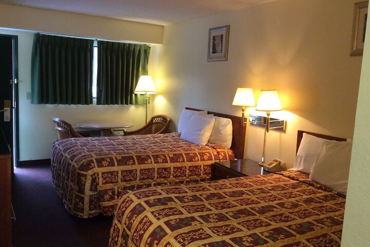 Room 11 of 35