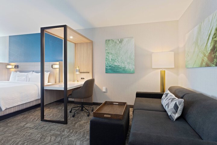 Room 8 of 27