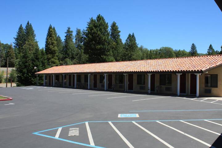 Gold Trail Motor Lodge