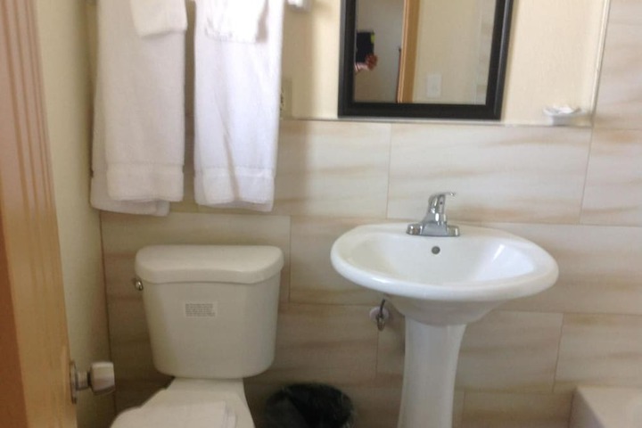 Room 7 of 25
