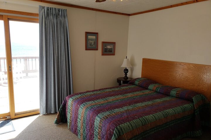 Algoma Beach Motel