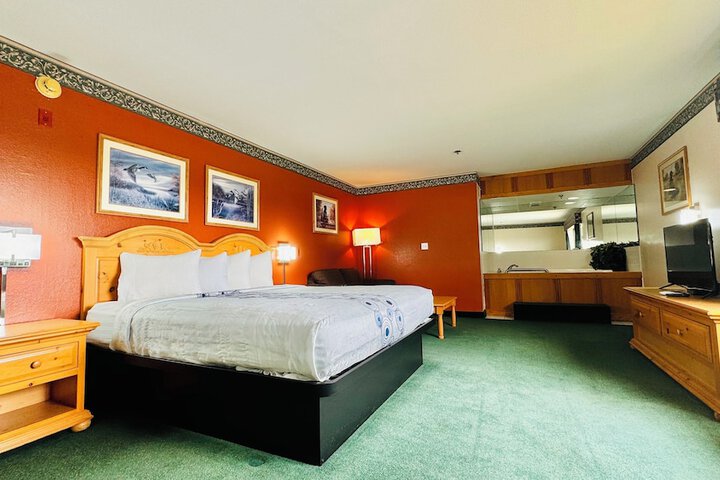 Room 41 of 64