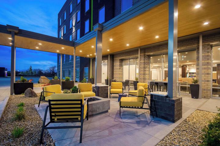 Terrace/Patio 33 of 34