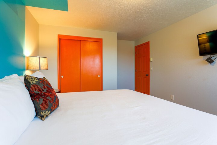 Room 72 of 89