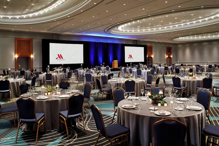 Ballroom/Hall 66 of 72