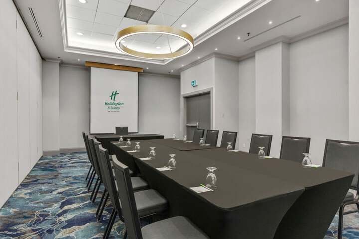 Ballroom/Hall 121 of 134