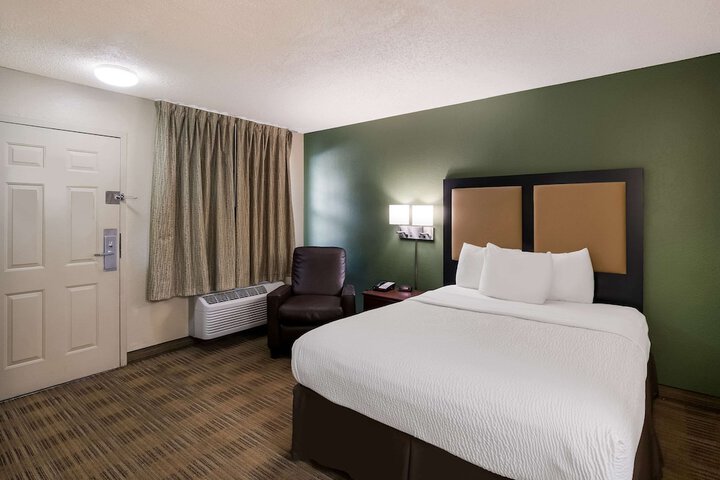 Room 7 of 38