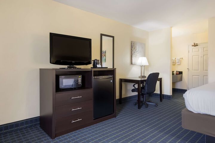 Room 15 of 31