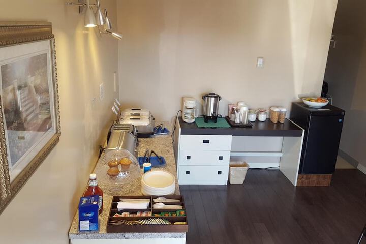 Room 12 of 17
